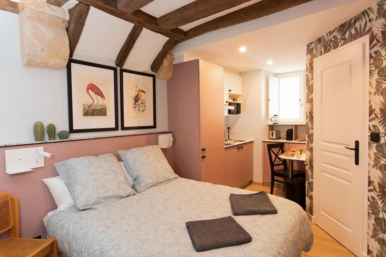 Apartment La Lirosane, 3 Studios, 3,7km Du Zoo, Centre-ville