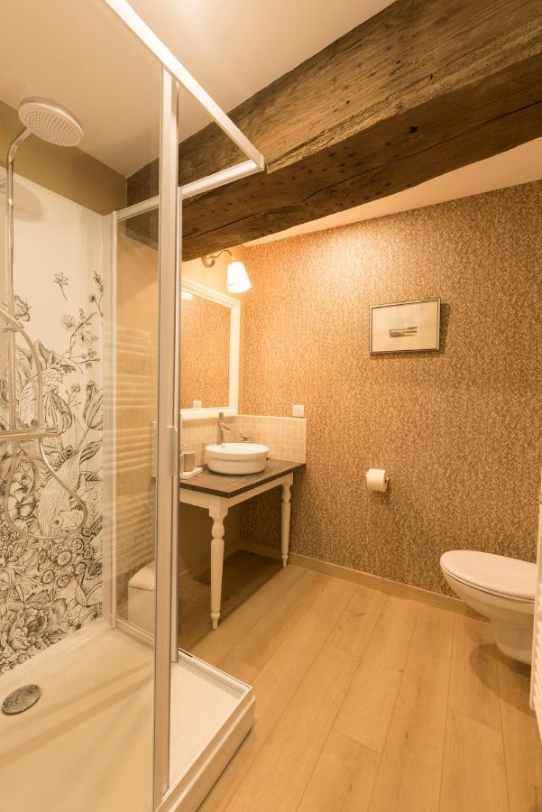 Apartment La Lirosane, 3 Studios, 3,7km Du Zoo, Centre-ville *